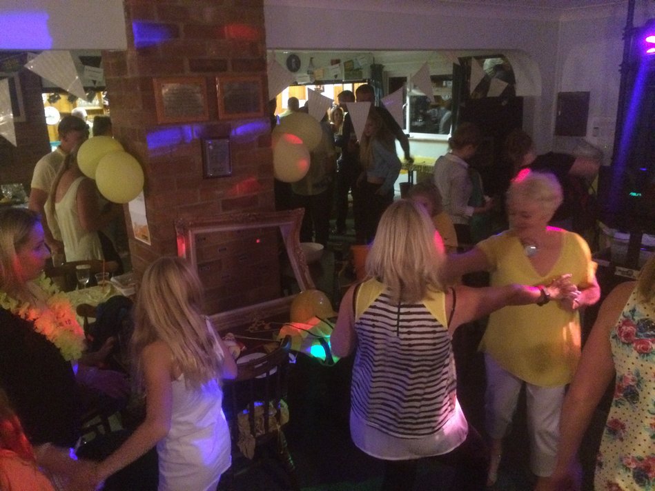 yellow_party_essex_air_ambulance_feering_2016-09-24 21-28-07